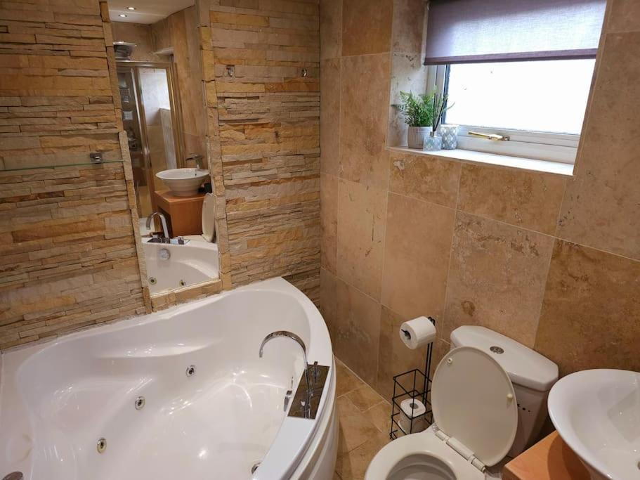 Homebird Property - Buckton House ليدز المظهر الخارجي الصورة